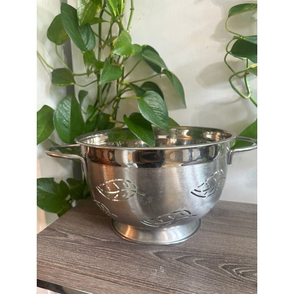Stainless Steel Leaf-Pattern Colander with Handles